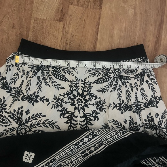 Studio West Black and White Patterned A-Line Skirt - Picture 2 of 6